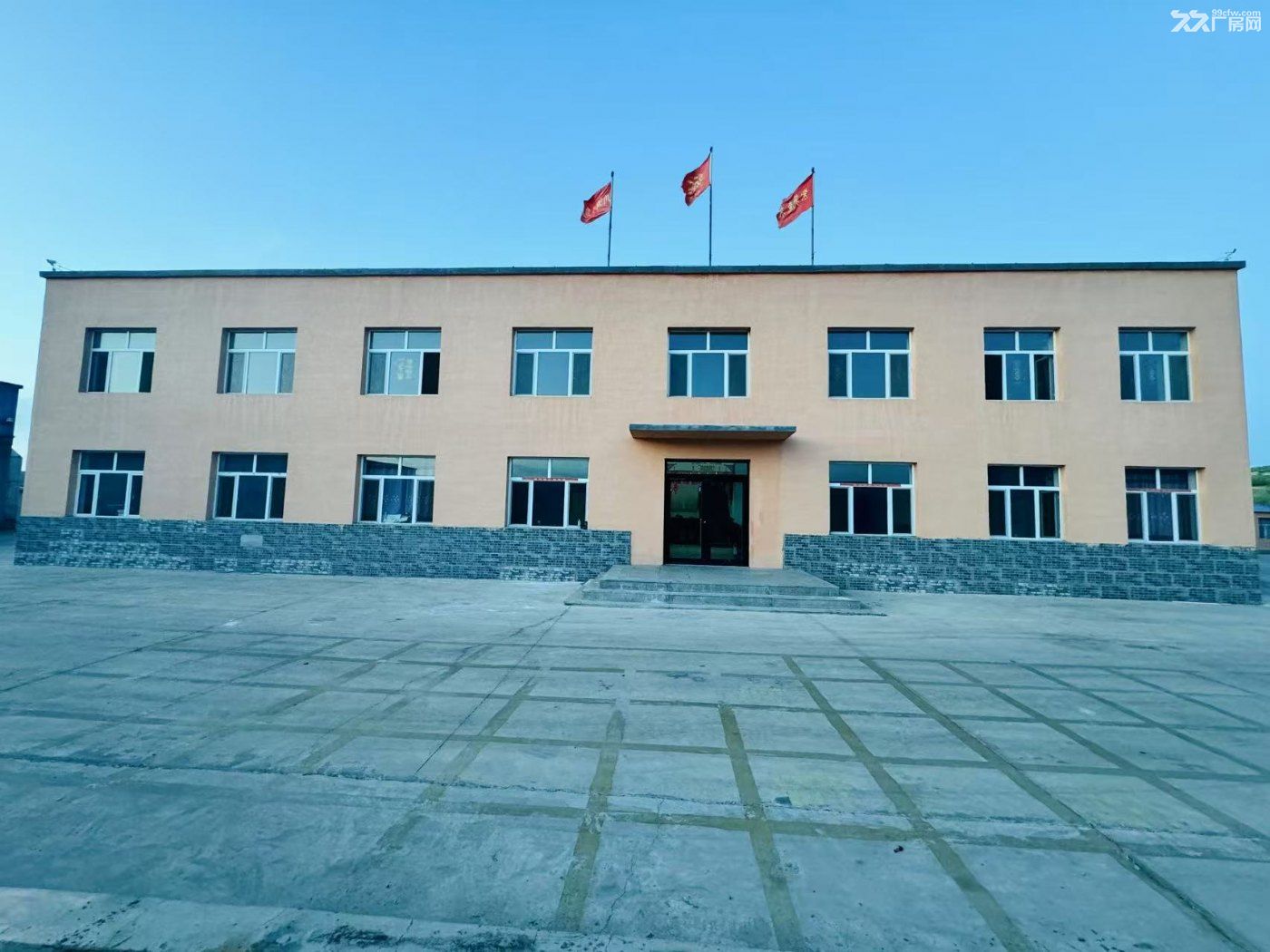 出售实体工厂手续齐全，有房本，化工园区，位置好，不扰民，交通方便，可进大车 - 3
