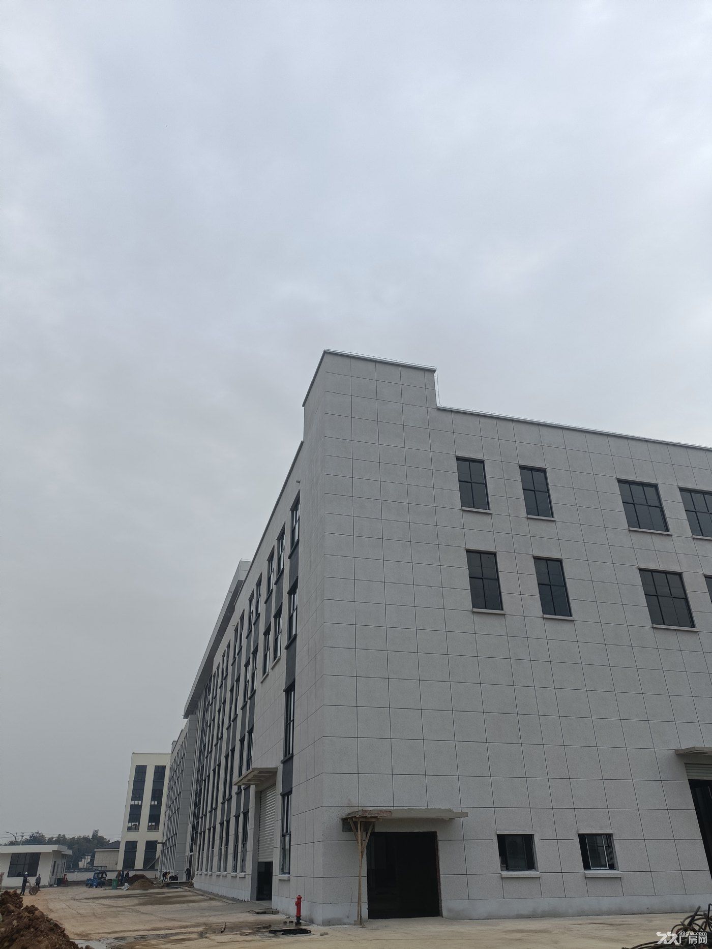 新建工业厂房自用5000方盈余20000方可分租 - 2