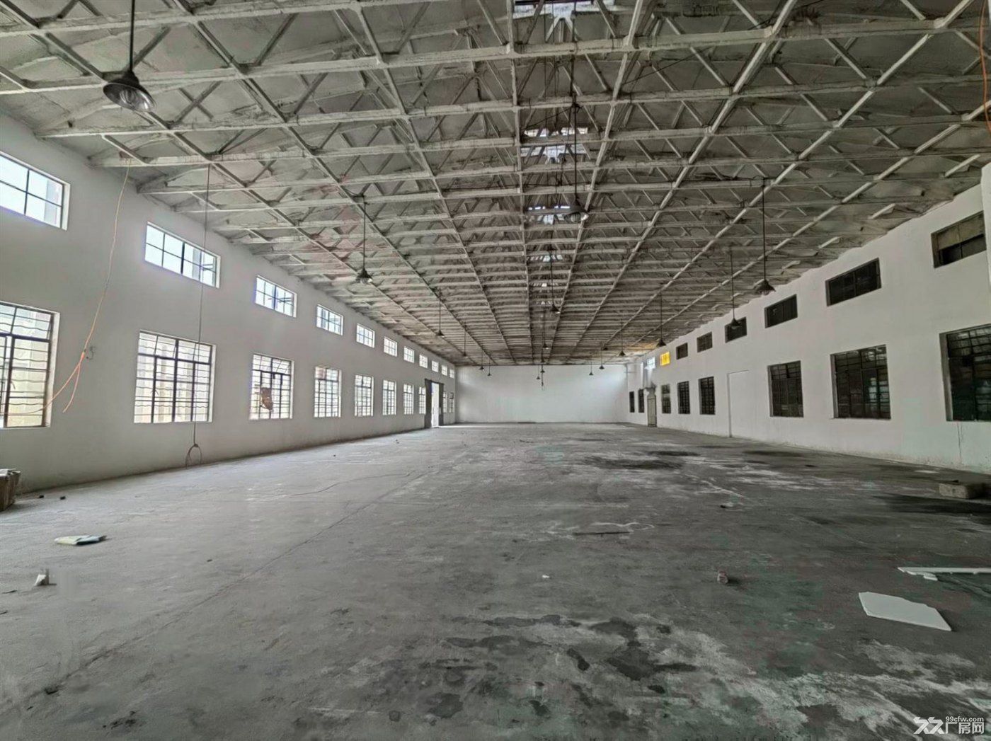 房东出租：独门独院1700平 没有公摊 层高9米有7间宿舍 可做厨房 - 5