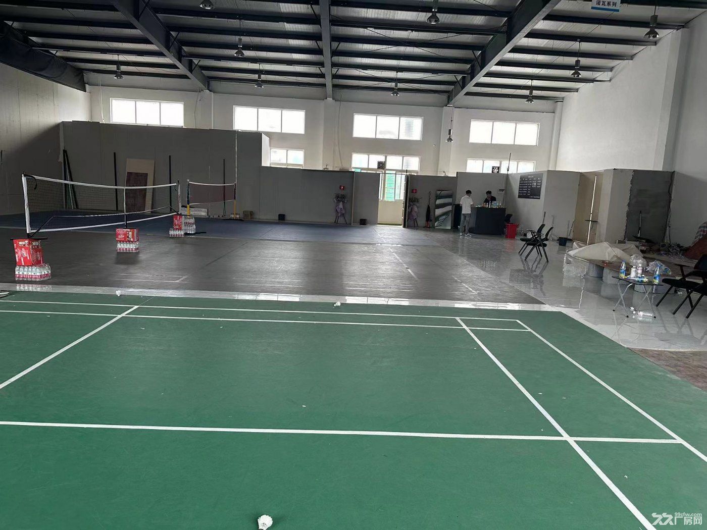 闵行区梅陇镇虹梅南路双柏路足球馆招商