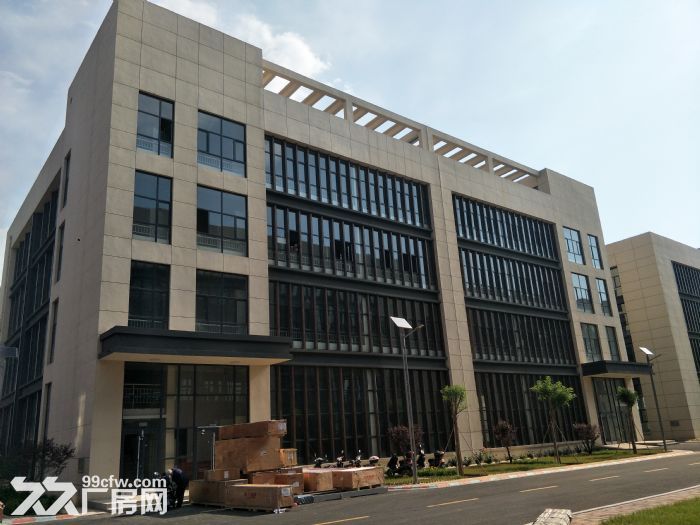 石家庄鹿泉南开发区600平厂房租售,有房本,可环评