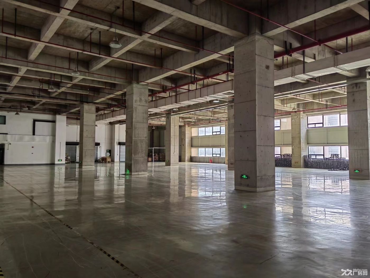 闵行莲花南路地铁口旁高平台仓库出租,价格9毛,面积可灵活分割 - 7