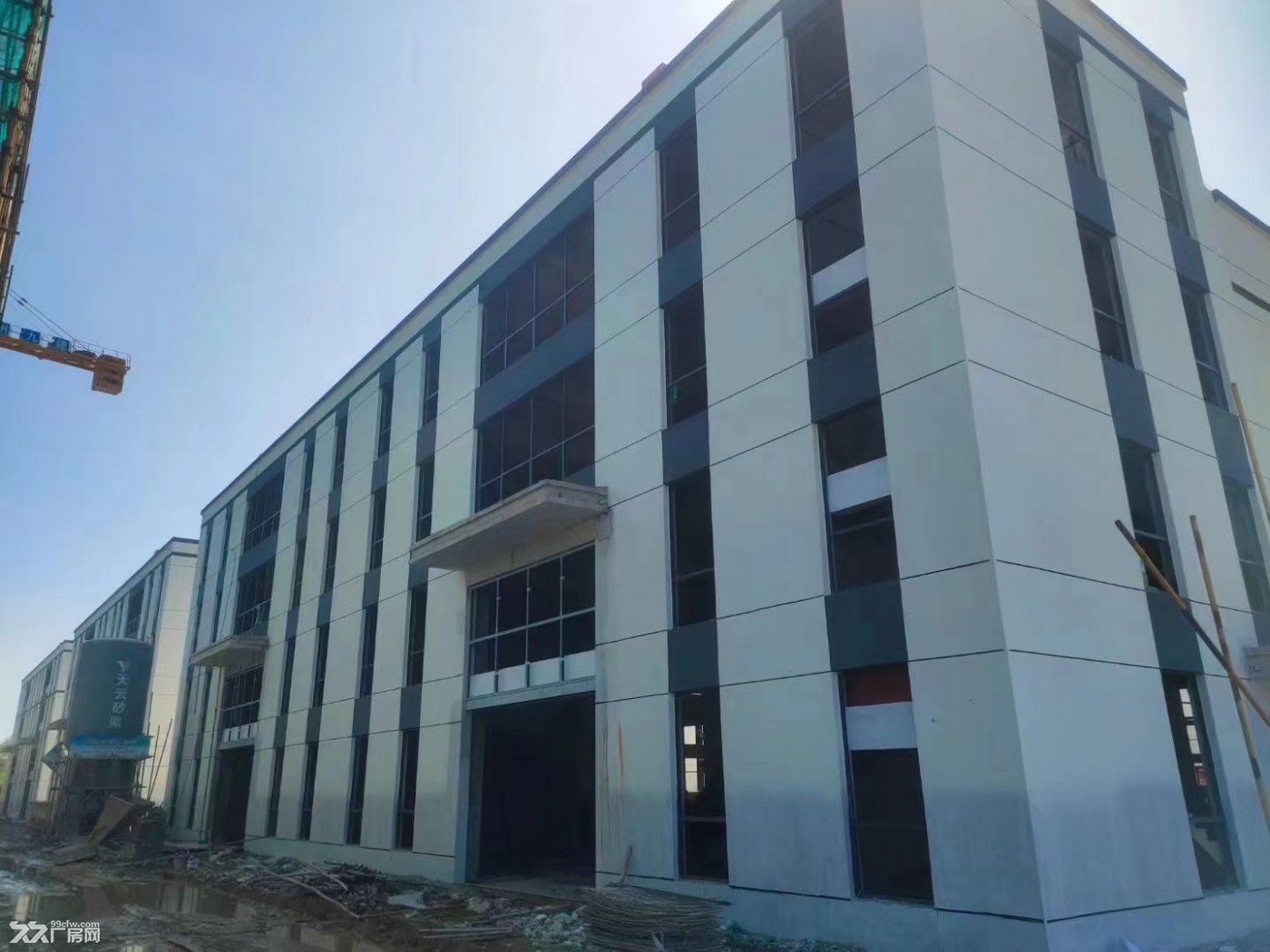 二期单层厂房建设中,独栋双层厂房出售,现房交付。