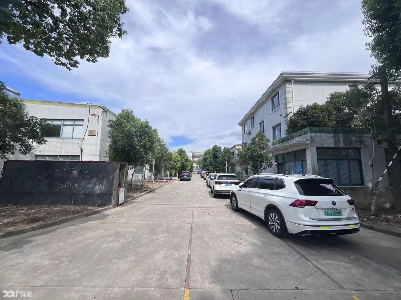 闵行马桥原房东独门独院厂房仓库出租，无公摊，面积可以分割