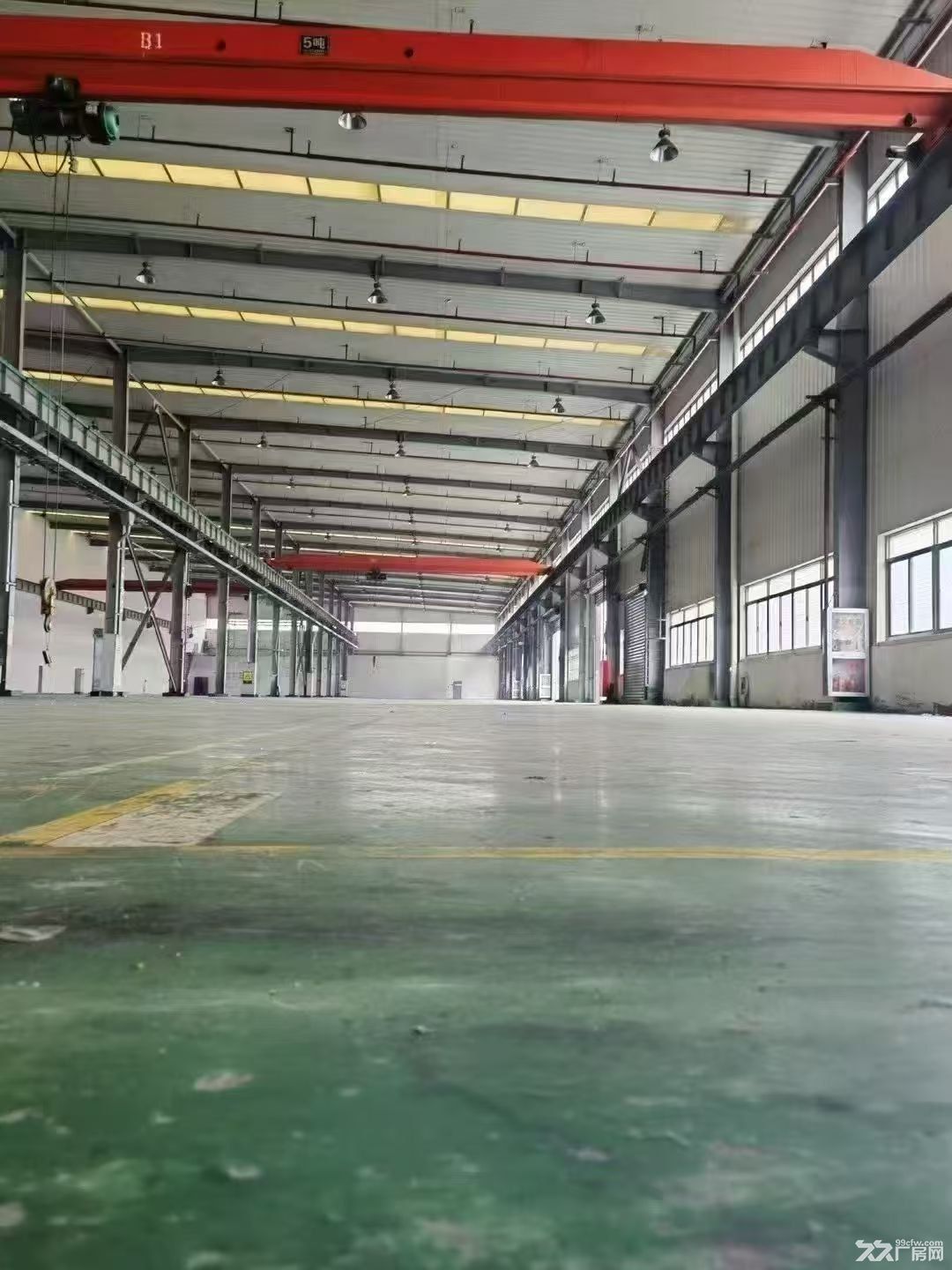 青浦工业区2540平单层带行车厂房出租