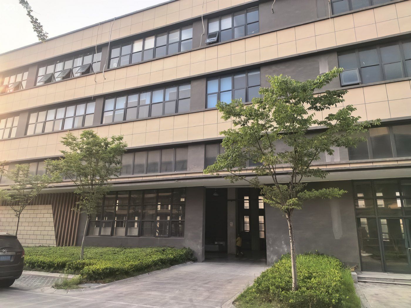 仪征中南园区3层钢筋混凝土结构厂房出售 价格优惠！ - 8