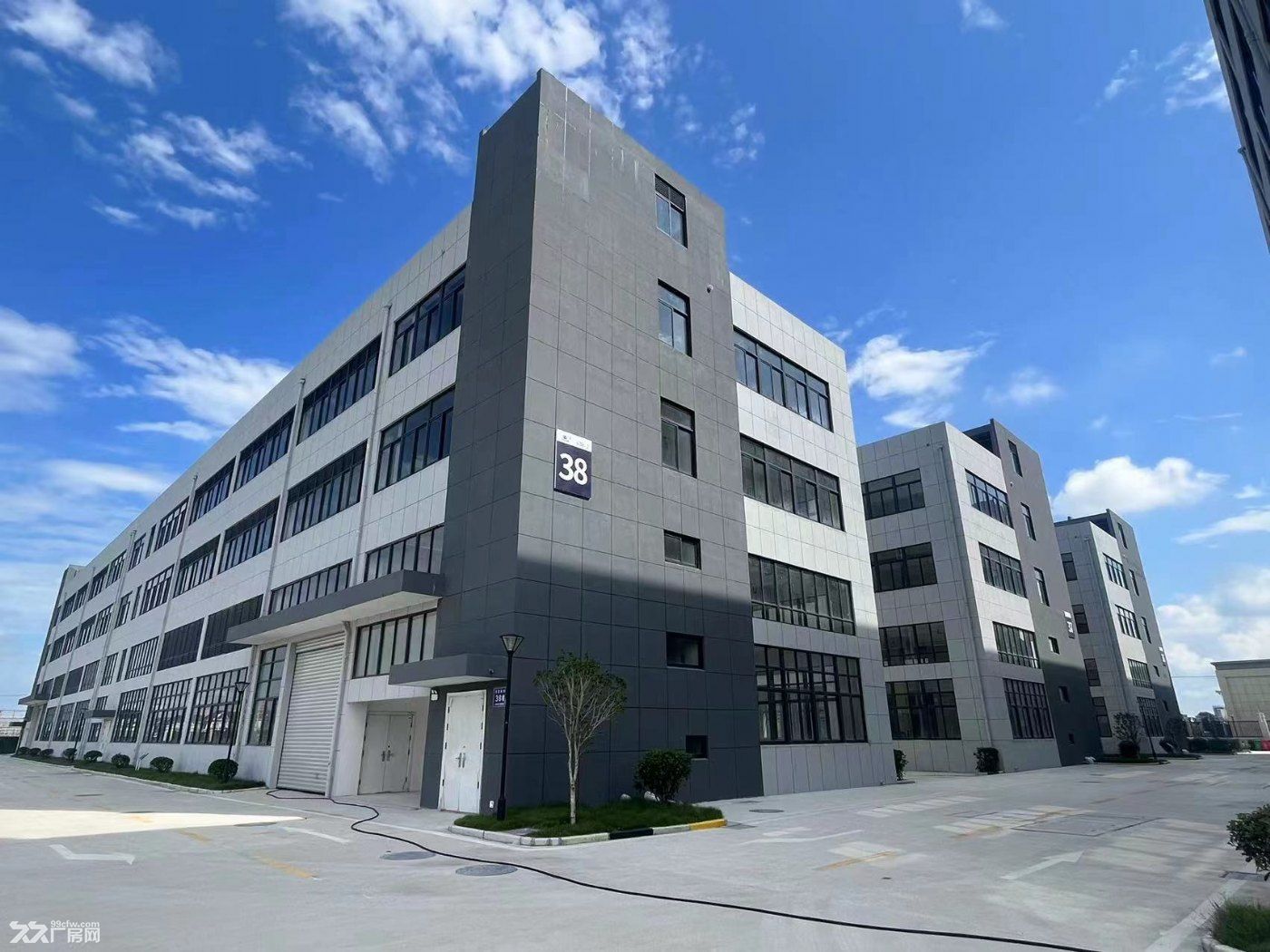 开发商一手厂房 独门独院 送院子 丙一类消防 交通便捷非中介
