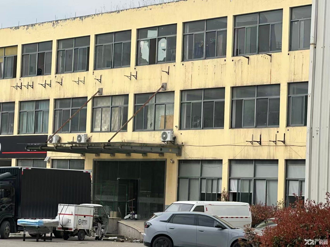 【标准化厂房出租 | 黄金地段，助力企业腾飞】