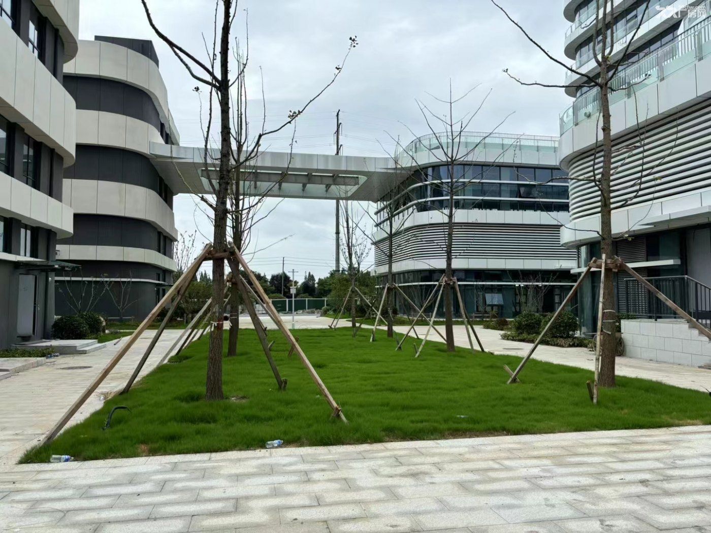 (准现厂房)镇江市区 城投建设 花园露台