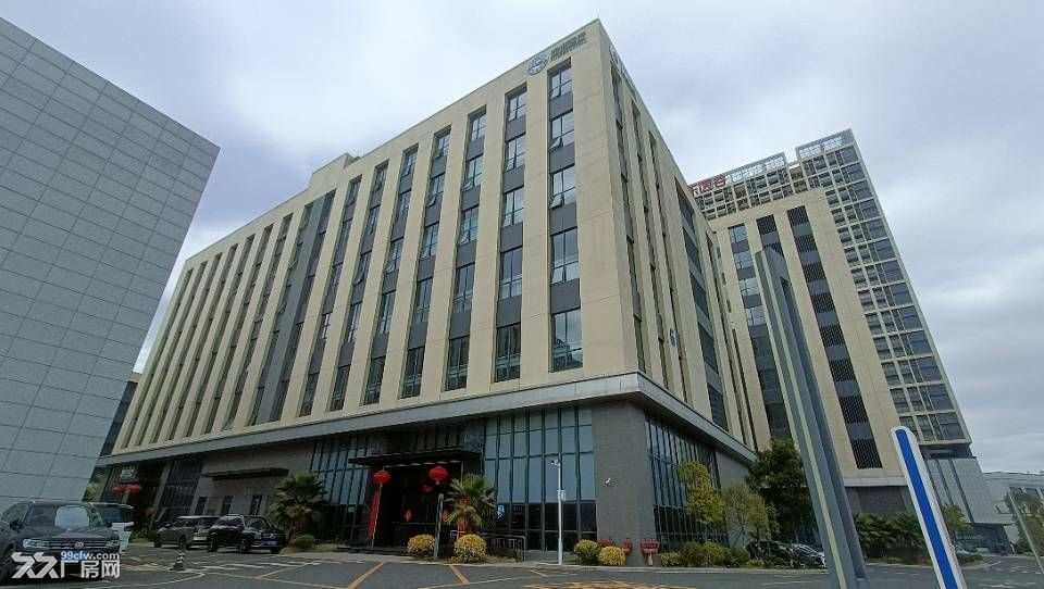 珠海高新区新独栋厂房出售,6层7千方,5字头即拥有