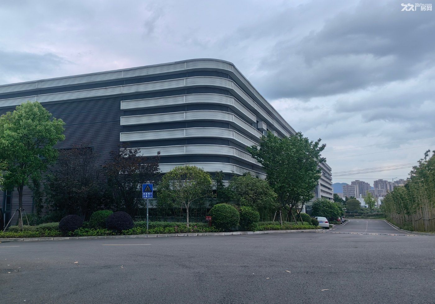 大学城，11米单层钢构，大货门，金刚砂+牛腿 - 3