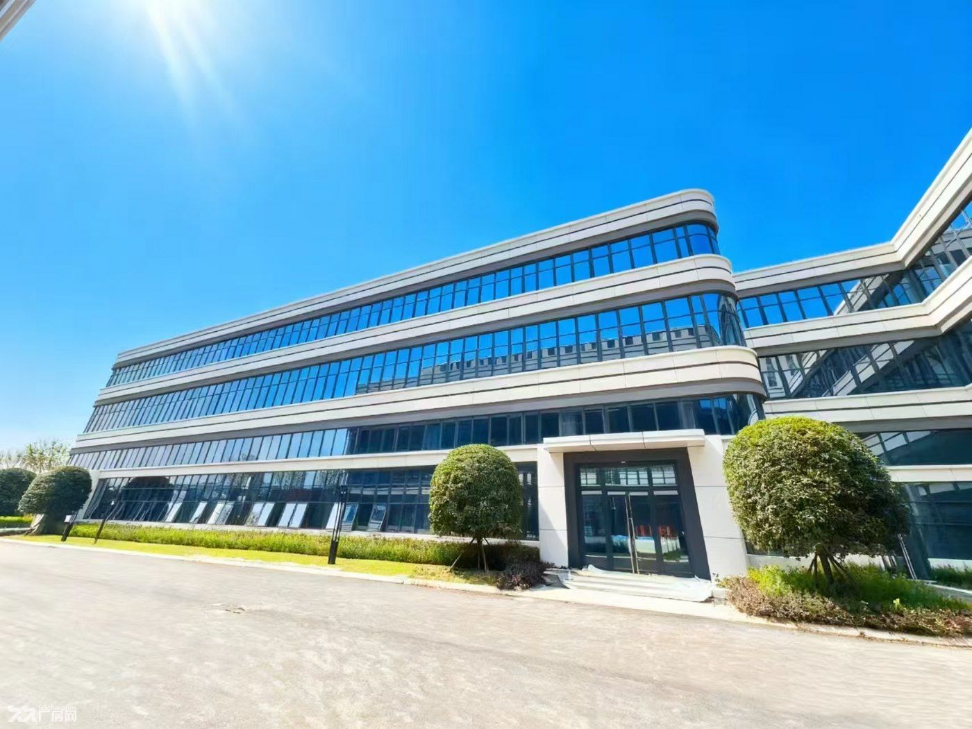 成都市郫都区工业港北片区园区厂房租售 - 2
