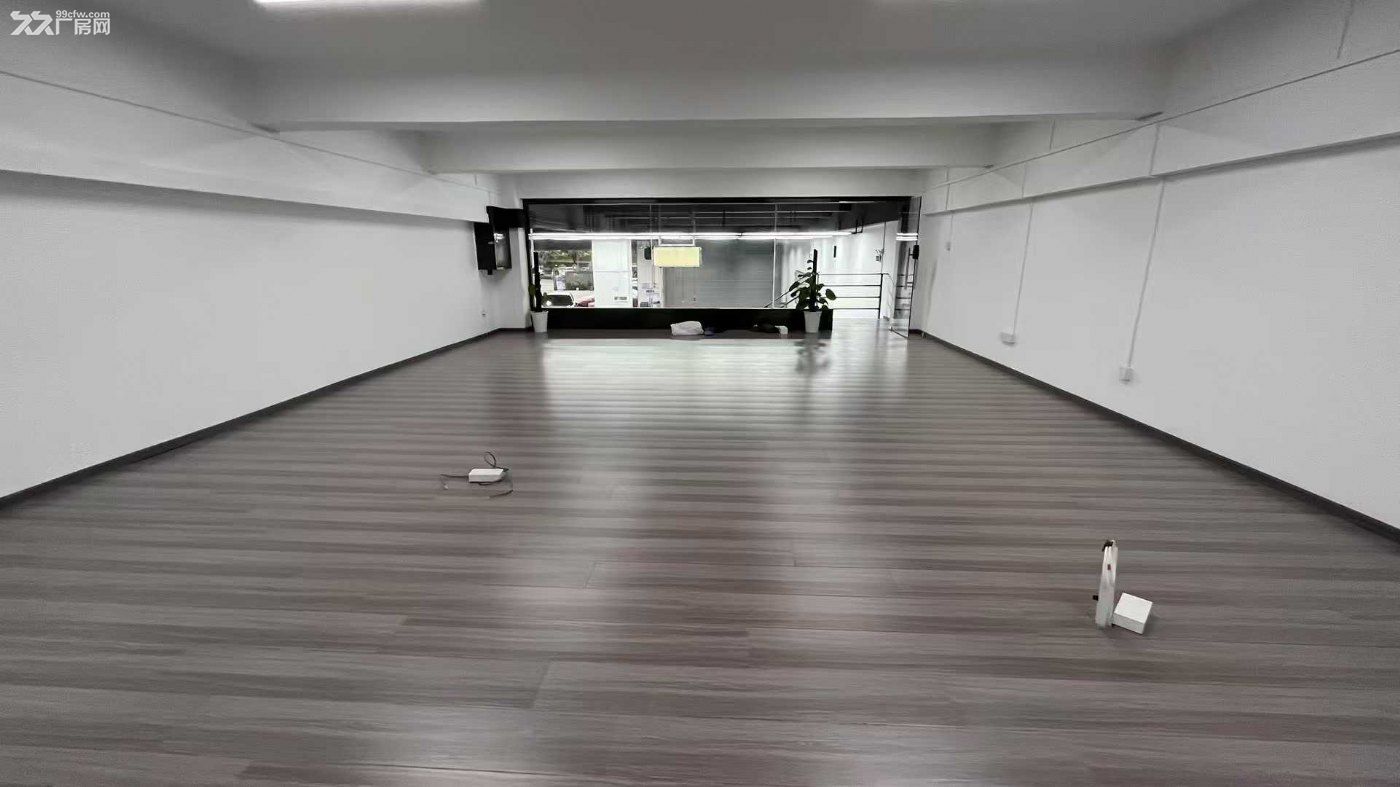 坂田布龙路旁一楼1200平厂房出租