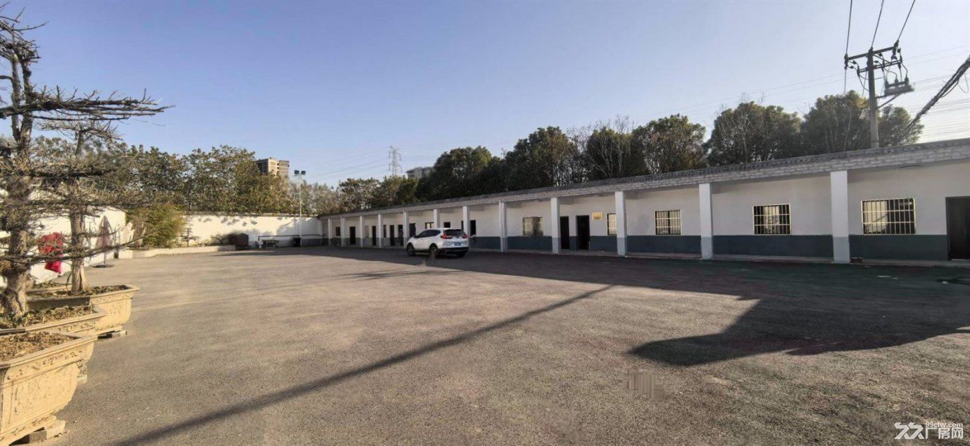 无：封浜新空出  原房东独门独院   350平带3亩沥青场地