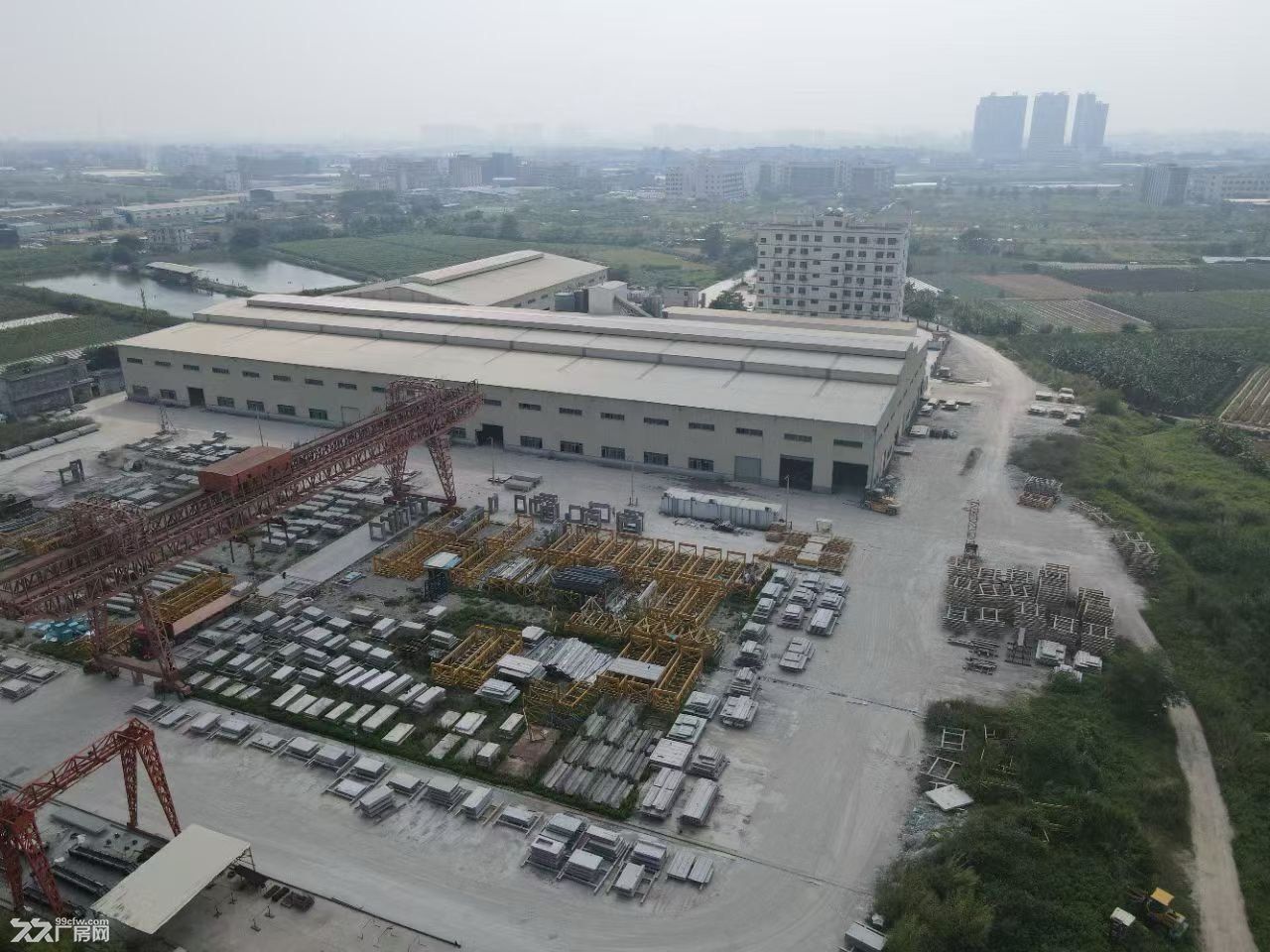 园洲镇原房东钢构厂房出租,厂房17000方,滴水13米,到顶17米,有航车!长度