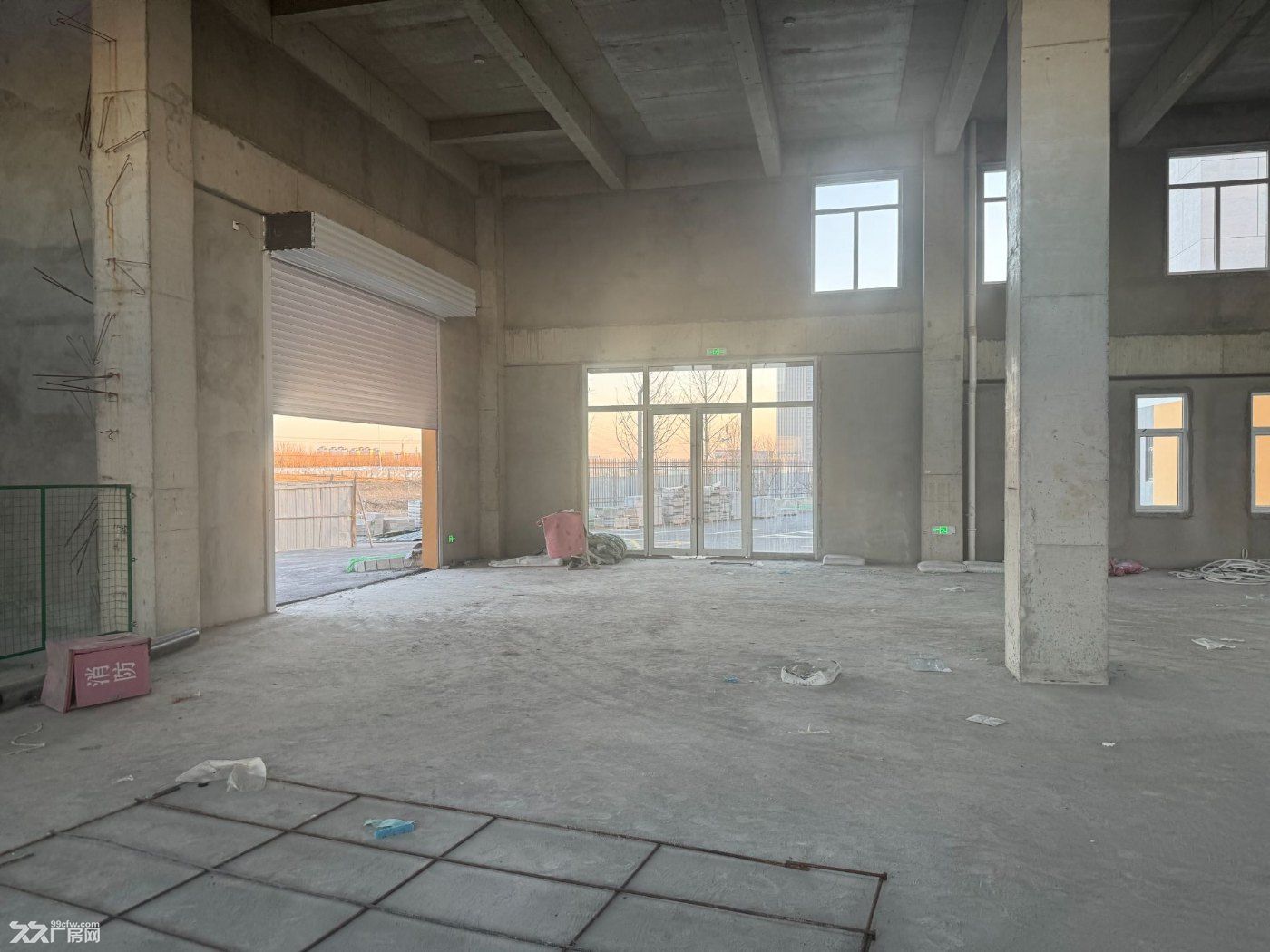 【2.5层送露台厂房】，距离市区5分钟，可生产，研发，仓储，价格优惠 - 4
