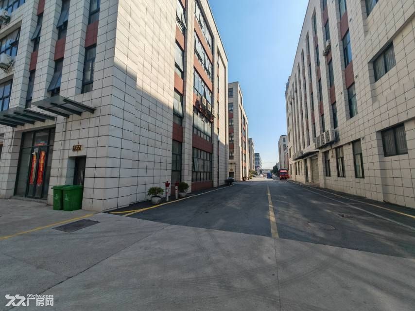 集贤路旁540平 沿主干道 - 2