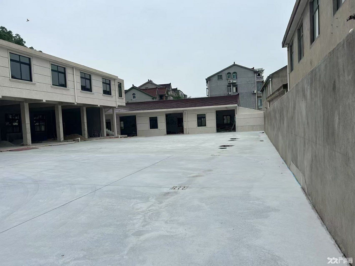 惠南靠马路1200平独门独院厂房出租空地宽敞大房东