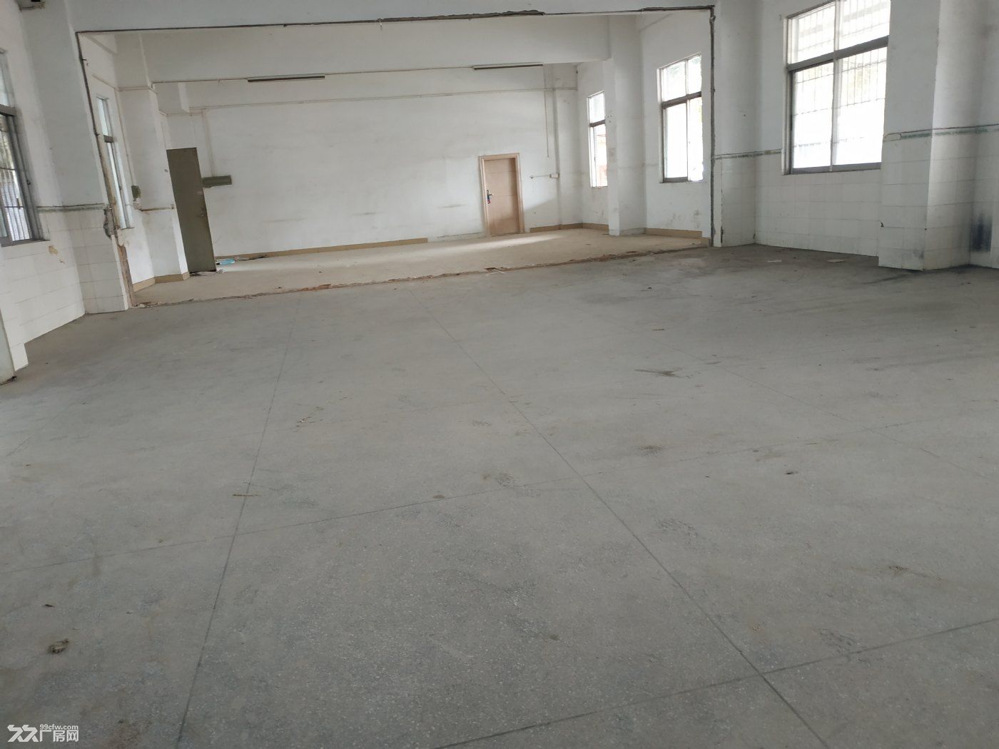西丽南岗阳光工业区 港大地铁口 独院 一楼 1400平办公厂房仓库场地直租 - 4
