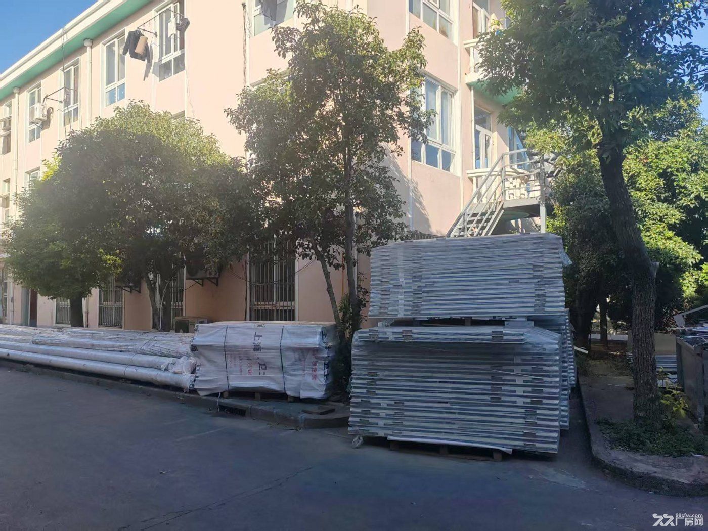 罗泾工业园区一手房东2400平米厂房 配套办公住宿 - 3