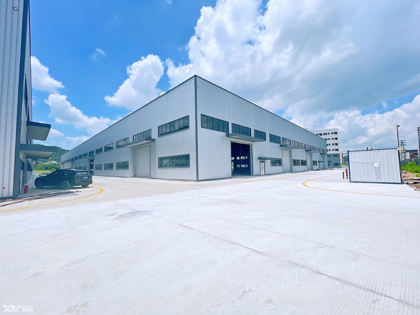 高明荷城3万方全新单一层，独院厂房高12米带牛腿配电大