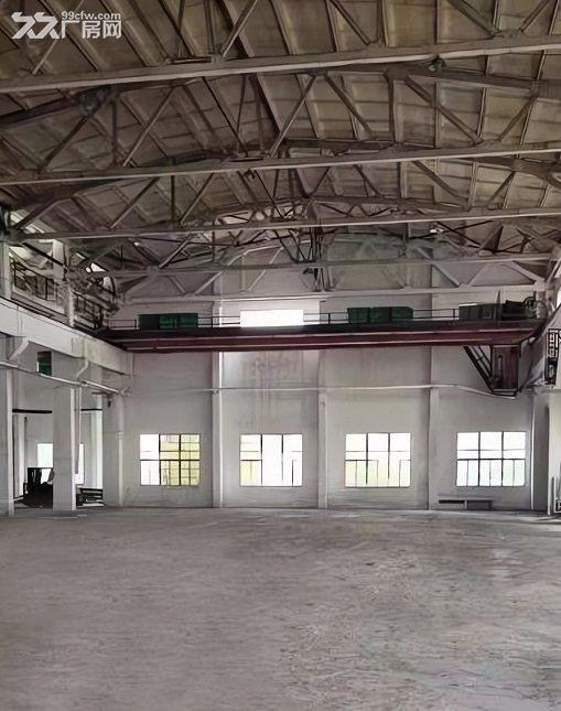 8000㎡标准厂房出租,层高 15 米,带行车 / 消防设施齐全 电力不限