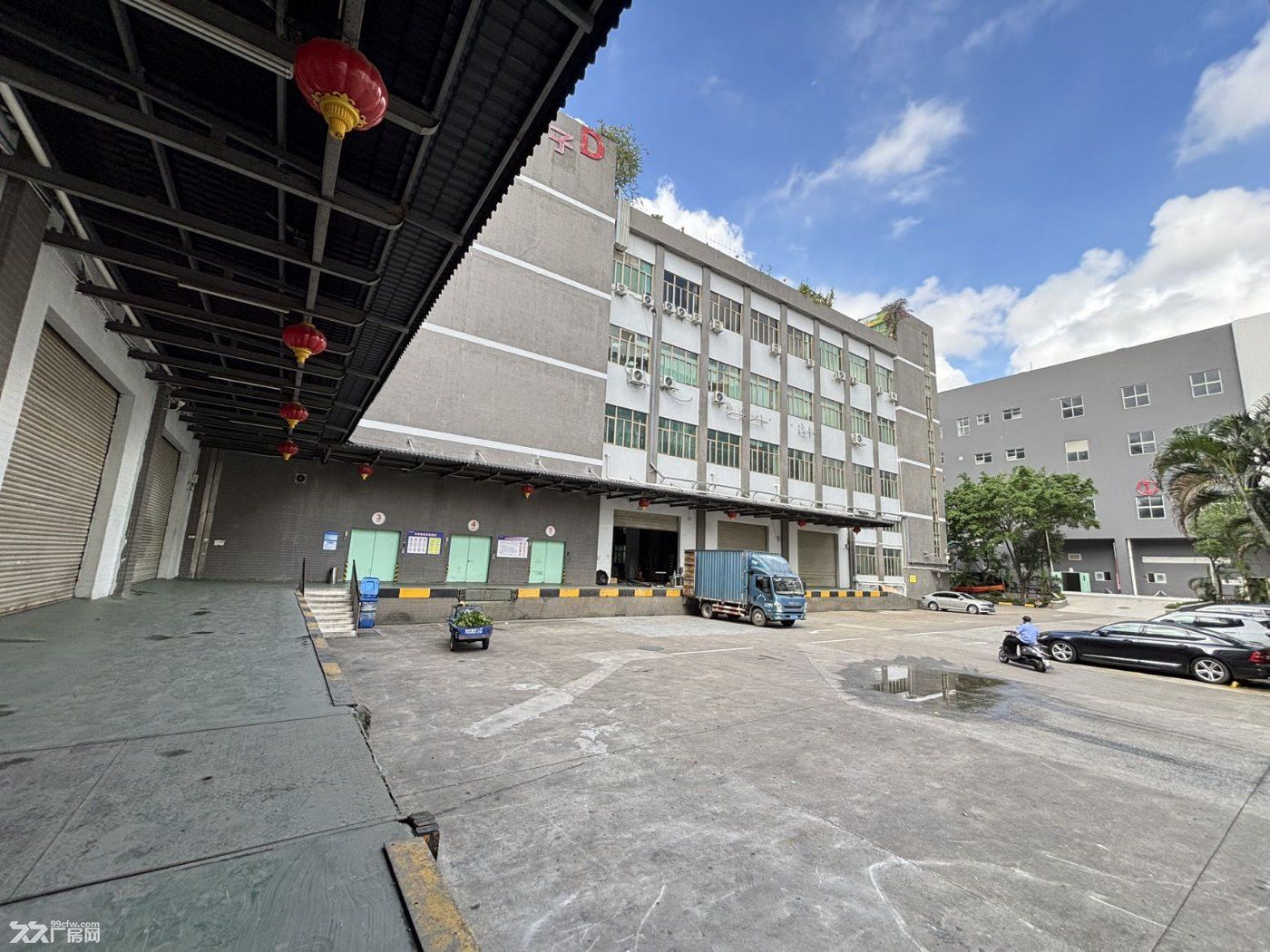 地铁口一楼厂房出租4074平方带L型装货平台 - 2