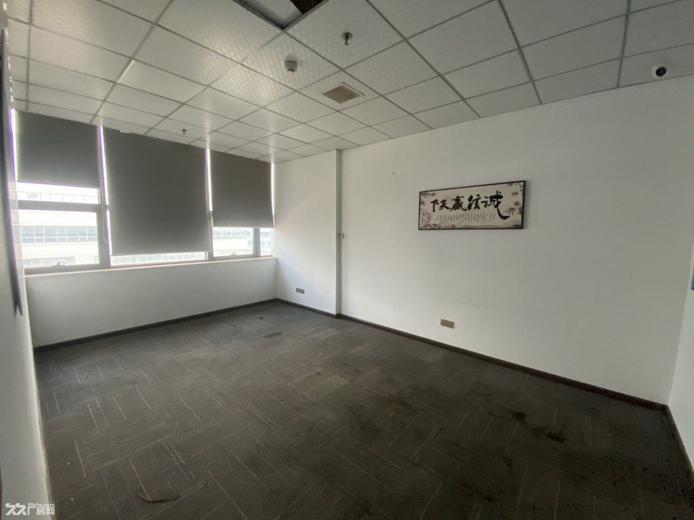 精装厂房 房东低价出租 地铁口 可分租