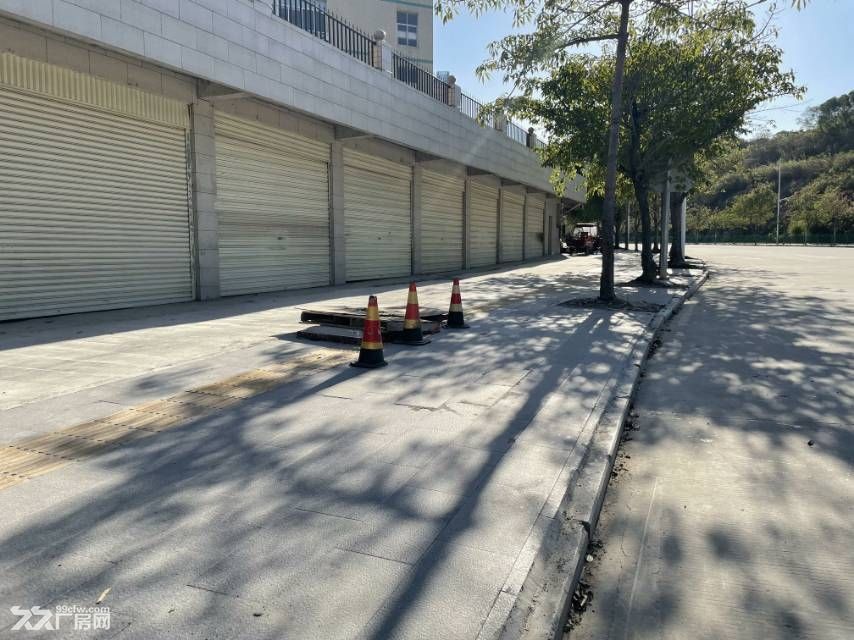 洛江塘西工业区沿街店面厂房出租230/550平，房东直租免中 - 2