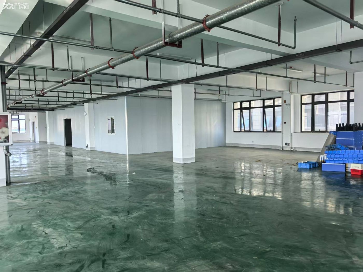 新站标准厂房300至920平,可分租,地坪已做办公室已隔 - 4