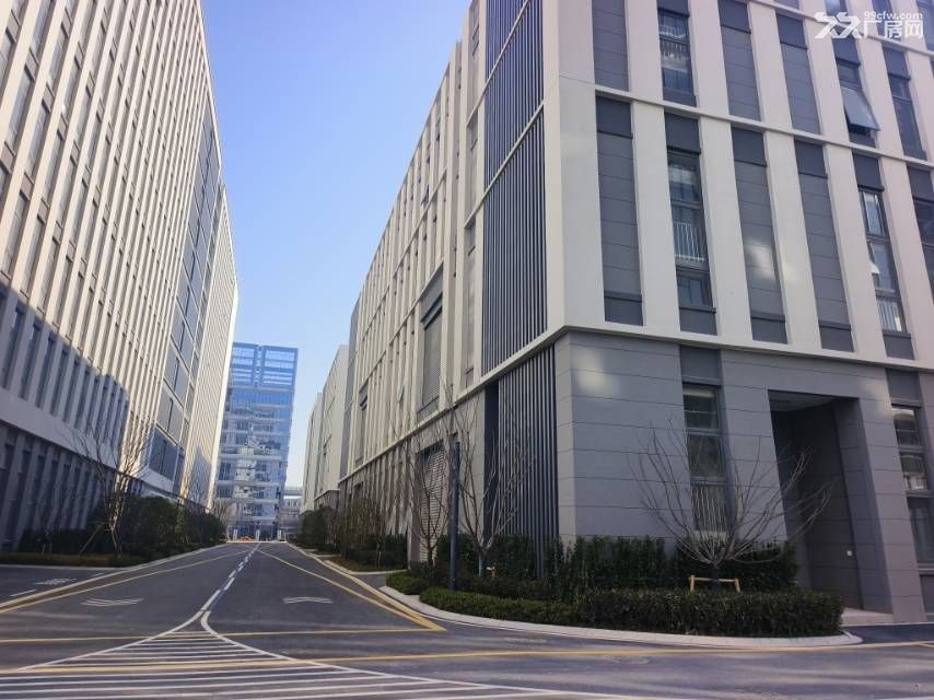 吴江纯一楼可单卖厂房，8.1米高有产权