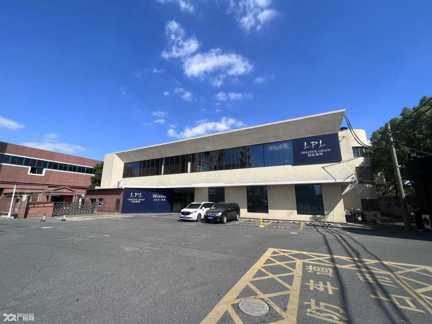 金都路虹梅南路一楼500平厂房出租，展示展厅，汽车改装美容，