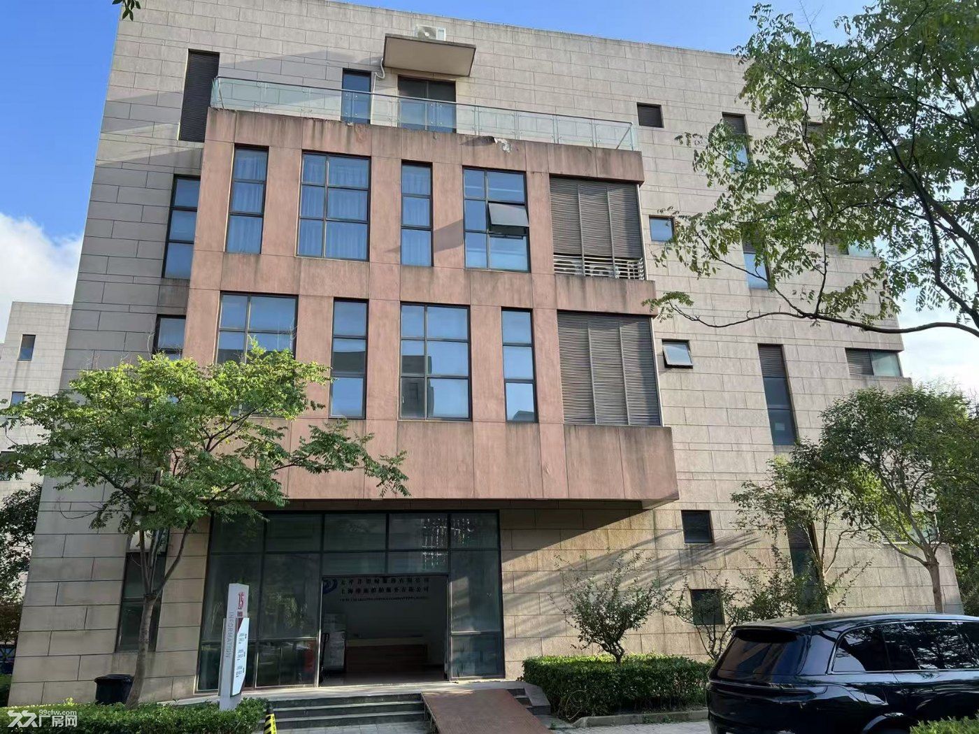 上海市长兴岛海洋装备产业园厂房一、二层房东直租 - 2