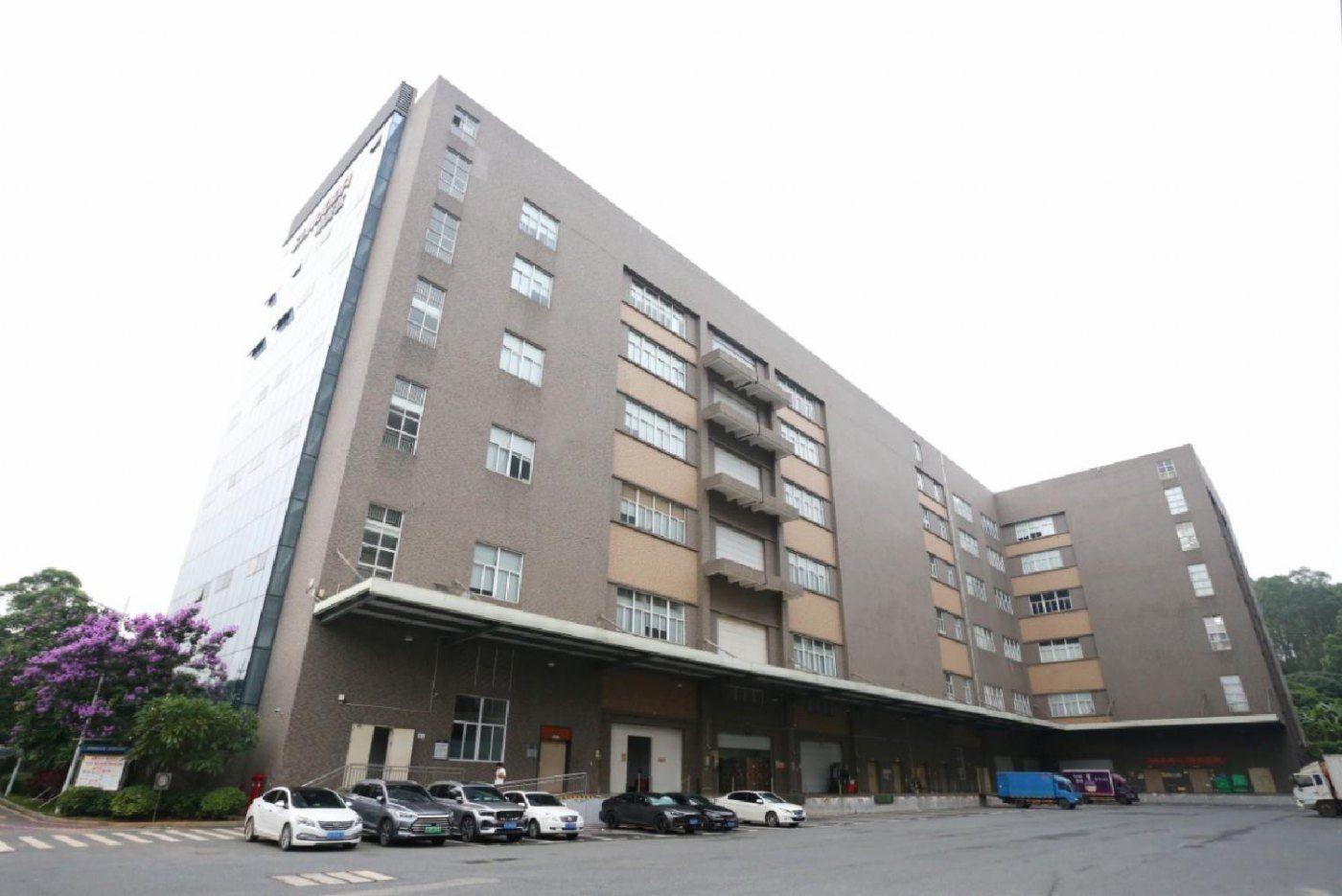 深圳松岗原房东红本工业园50000平厂房出租