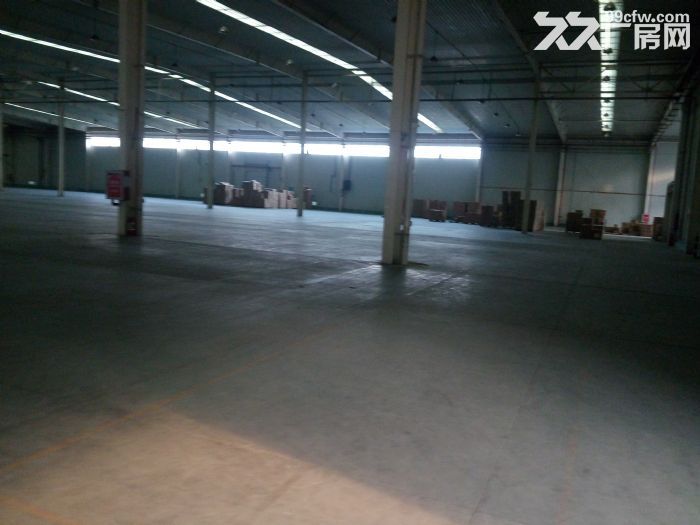 开发区20000平方米厂房仓库出租 有平台，场地大，半挂车随 - 2