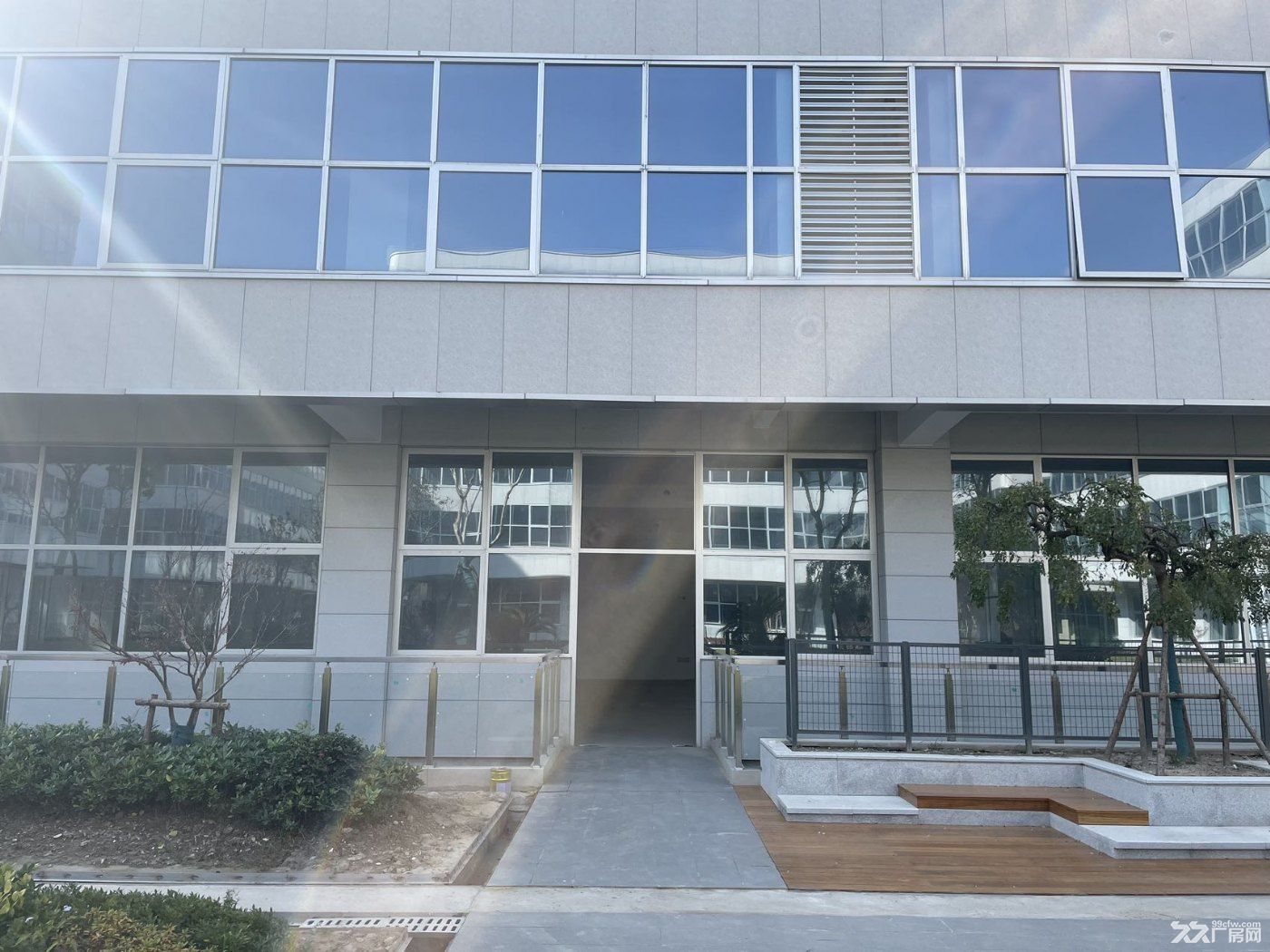 浦东外高桥保税区新建园区大小好分办公研发展厅