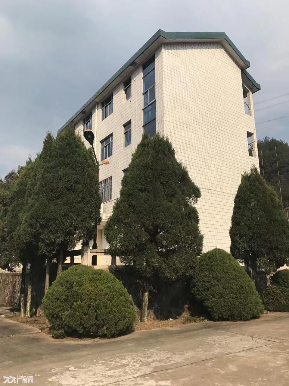 整园区出租 可出售，价格可谈。 - 5