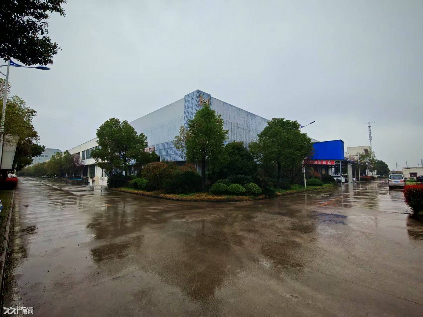 葛店开发区越峰创新U谷刚出940平方标准一楼