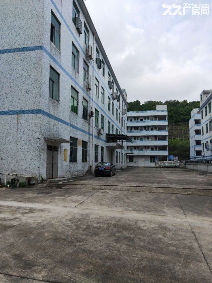 龙岗高新科技工业园3楼4楼各1200平米招租有装修