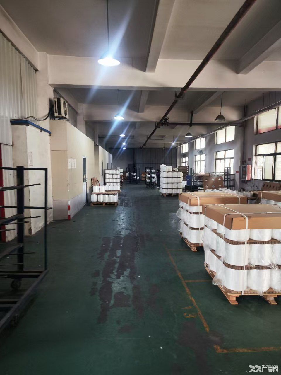 金山石化独院8000平厂房出售 - 2