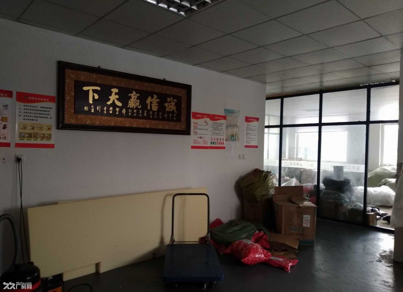 房东直租:南翔小型独立厂房仓库出租700平米 无公摊 房东直租 - 3