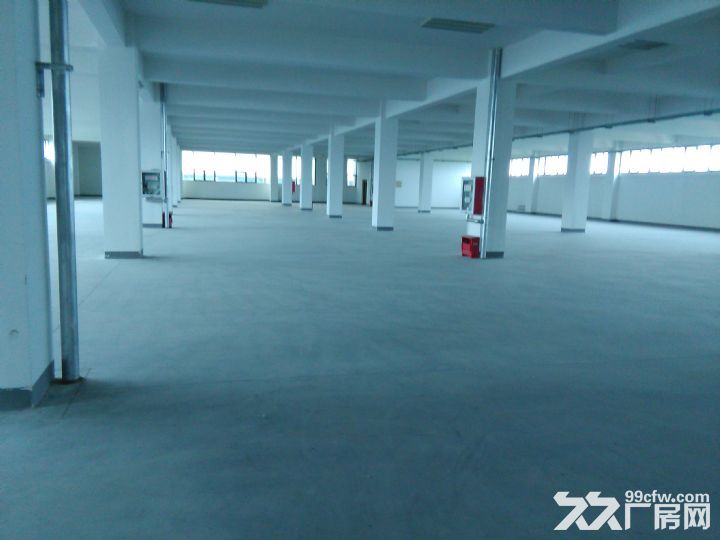 开发区1100平米好厂房现对外急租。单层厂房,交通方便