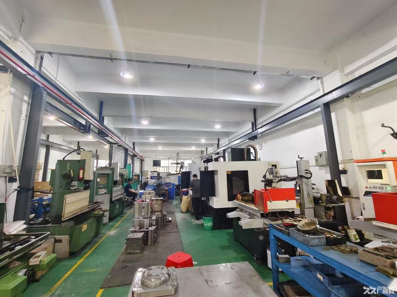 松岗燕川原房东标准一楼厂房645平,带有现成行车,办公室,价格便宜 - 3