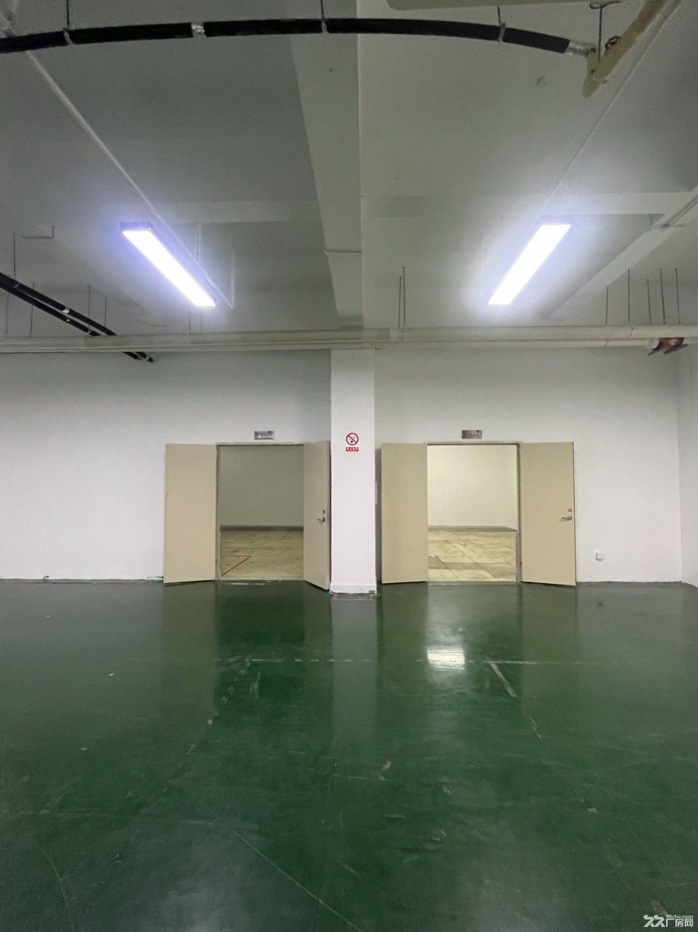 深圳坪山外环高速口，房东直租，标准厂房出租1190平，带装修，可办公可生产 - 6