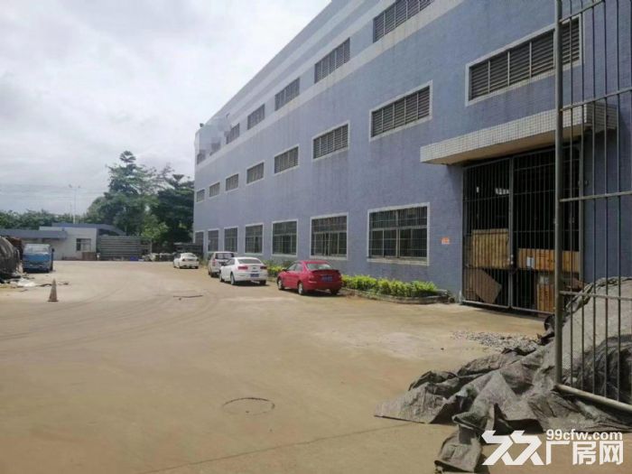 南海狮山工业区,单一层厂房3600方,带行车,现成喷漆环评,空地大,有办公室