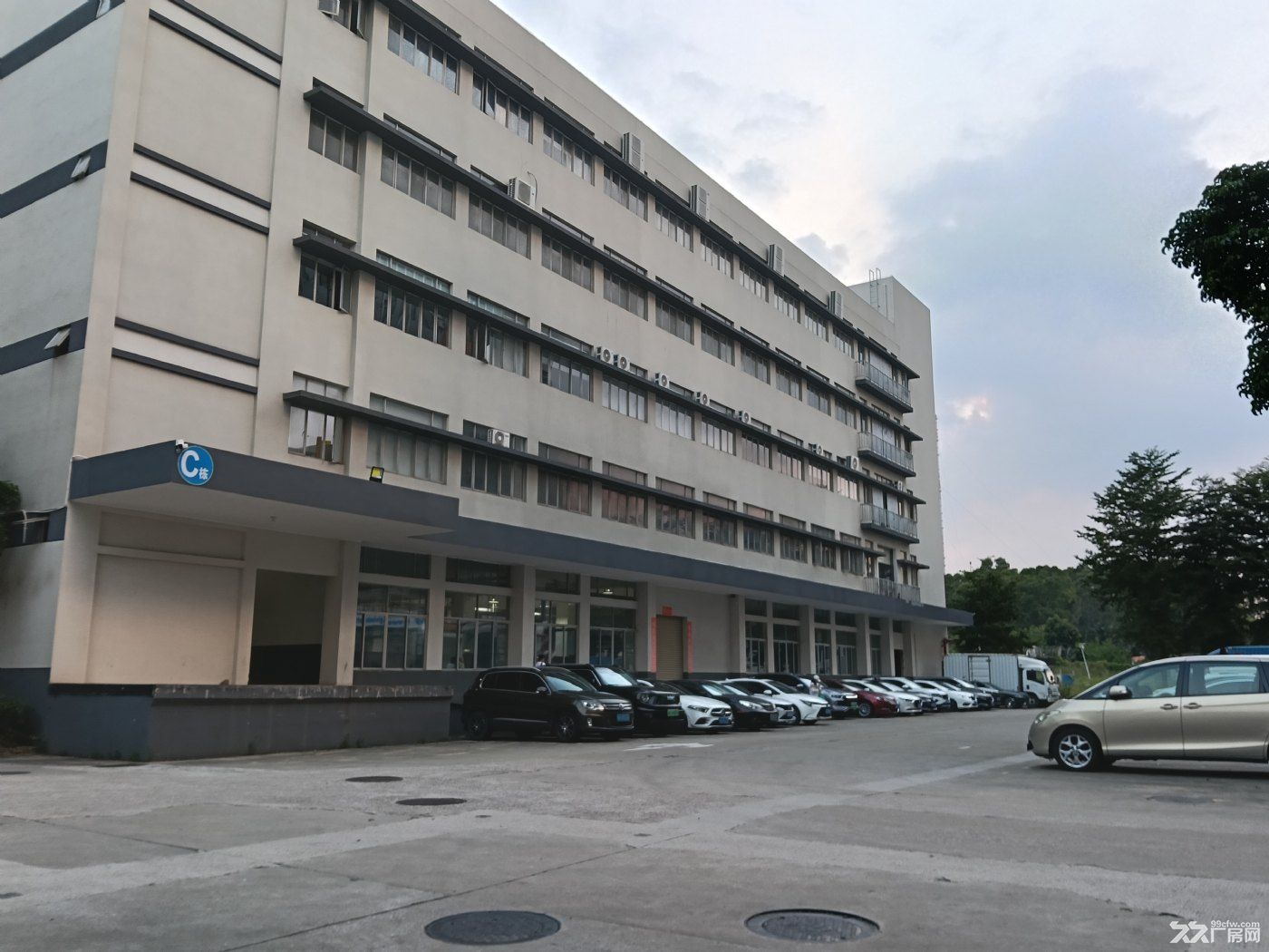 深圳宝安石岩新辉专特新产业园