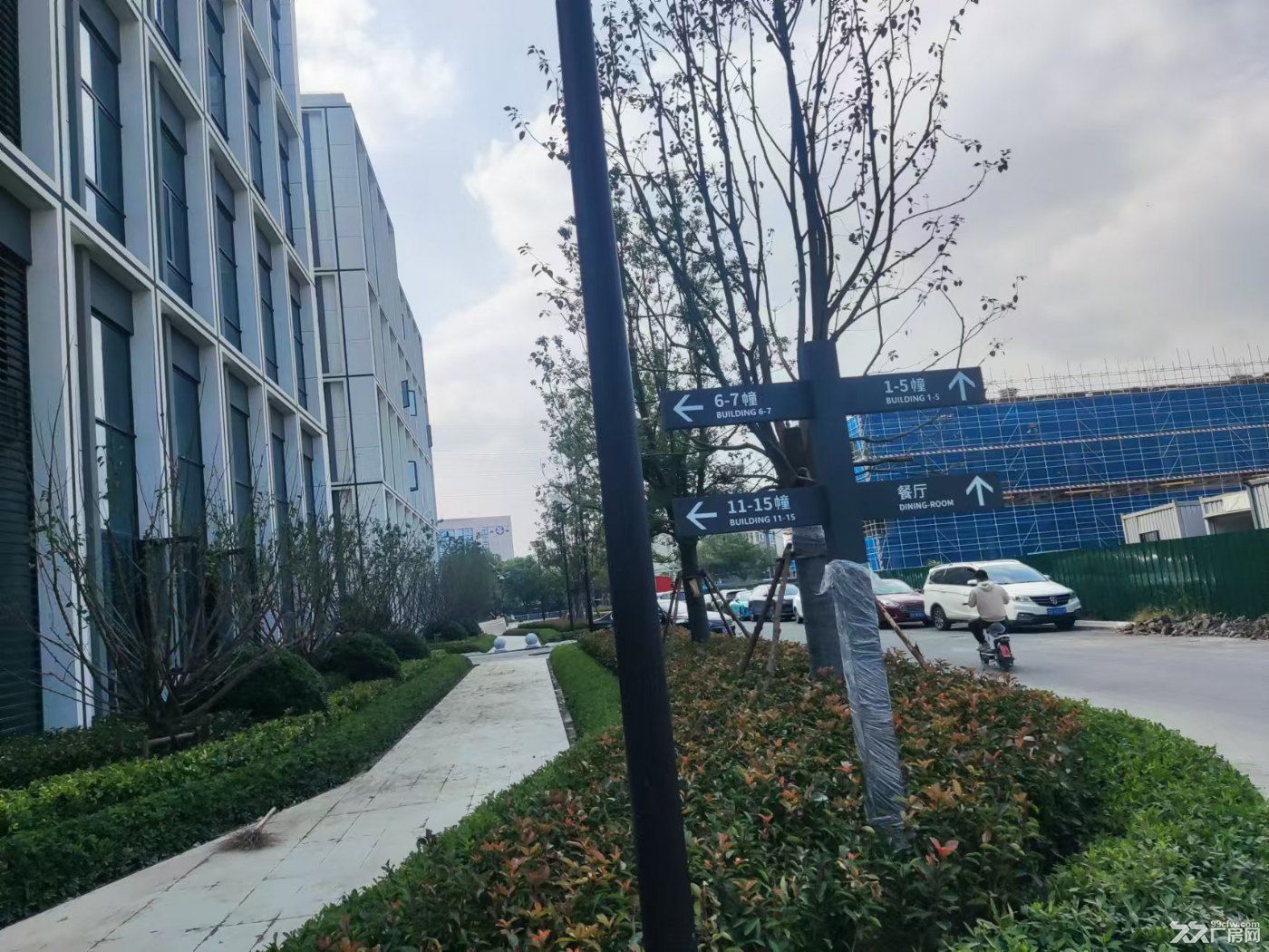 青山湖科技城宝龙旁边 现房最后两栋四层双联户型 落地800平方 - 3