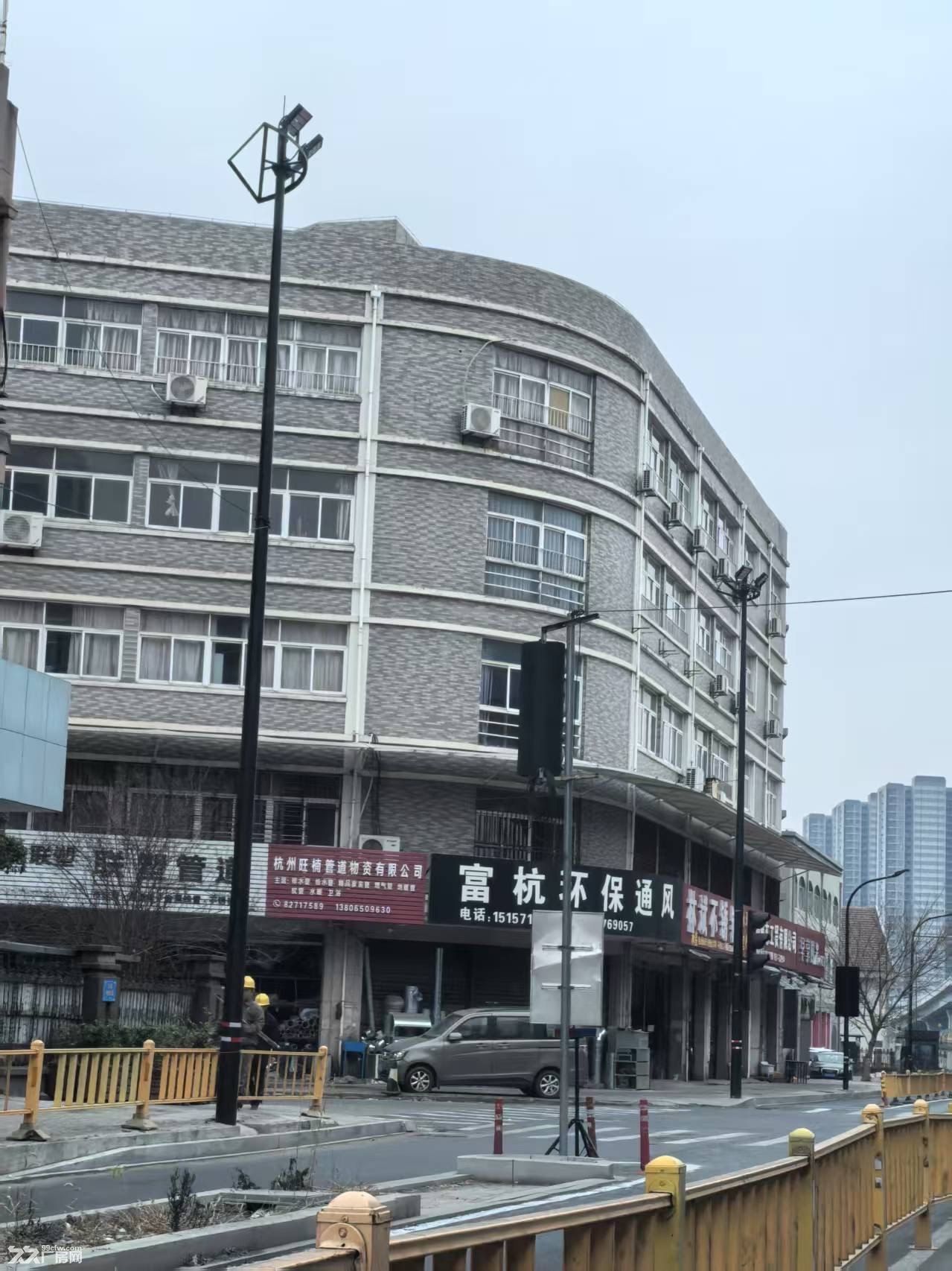 萧山区工业厂房,独栋独院.配有宿舍楼1000平方及场地1000平方