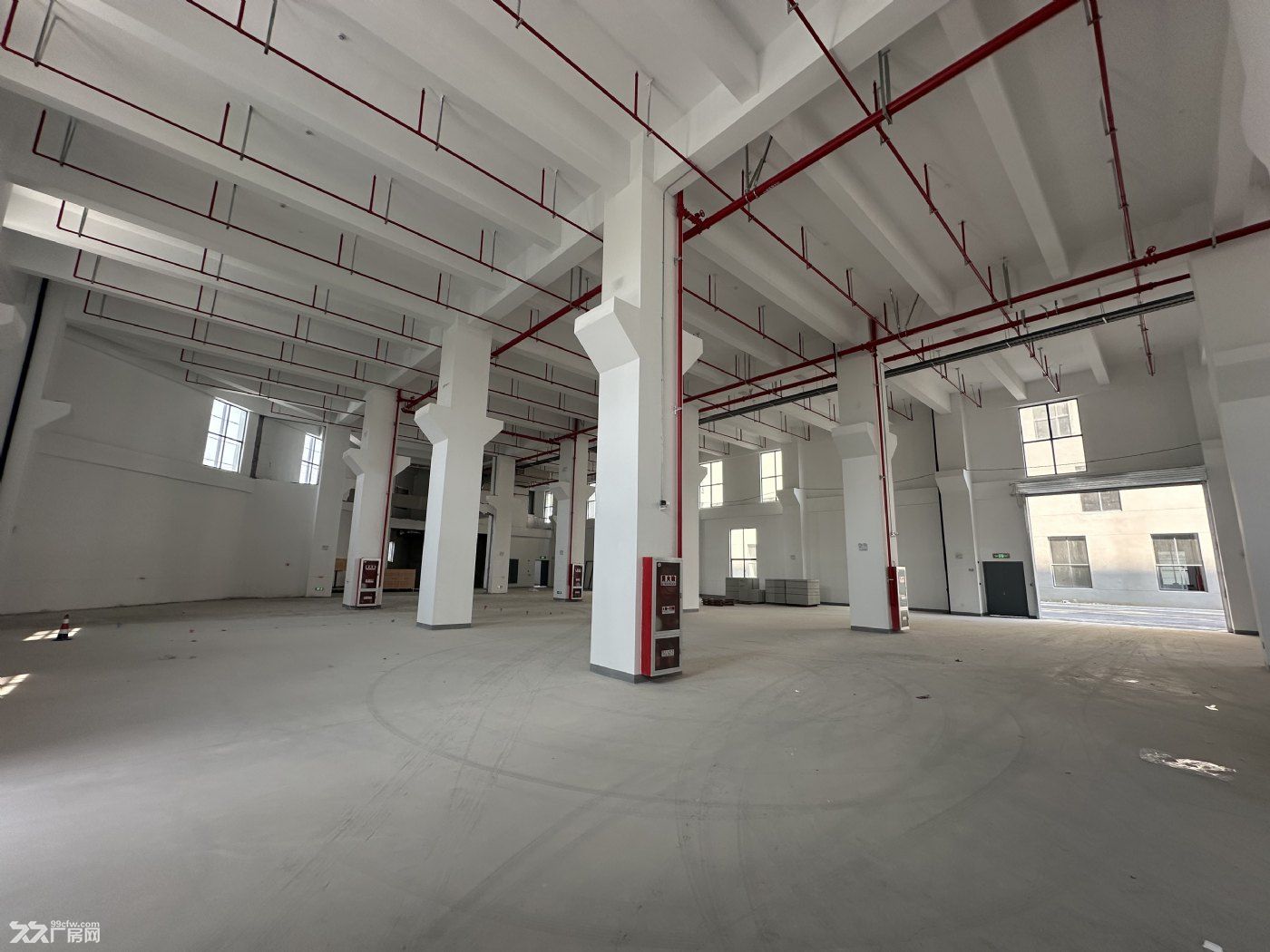 房东直租，新建产业园厂房，面积495-2062，租金优惠，交通方便，紧邻新华高架 - 2