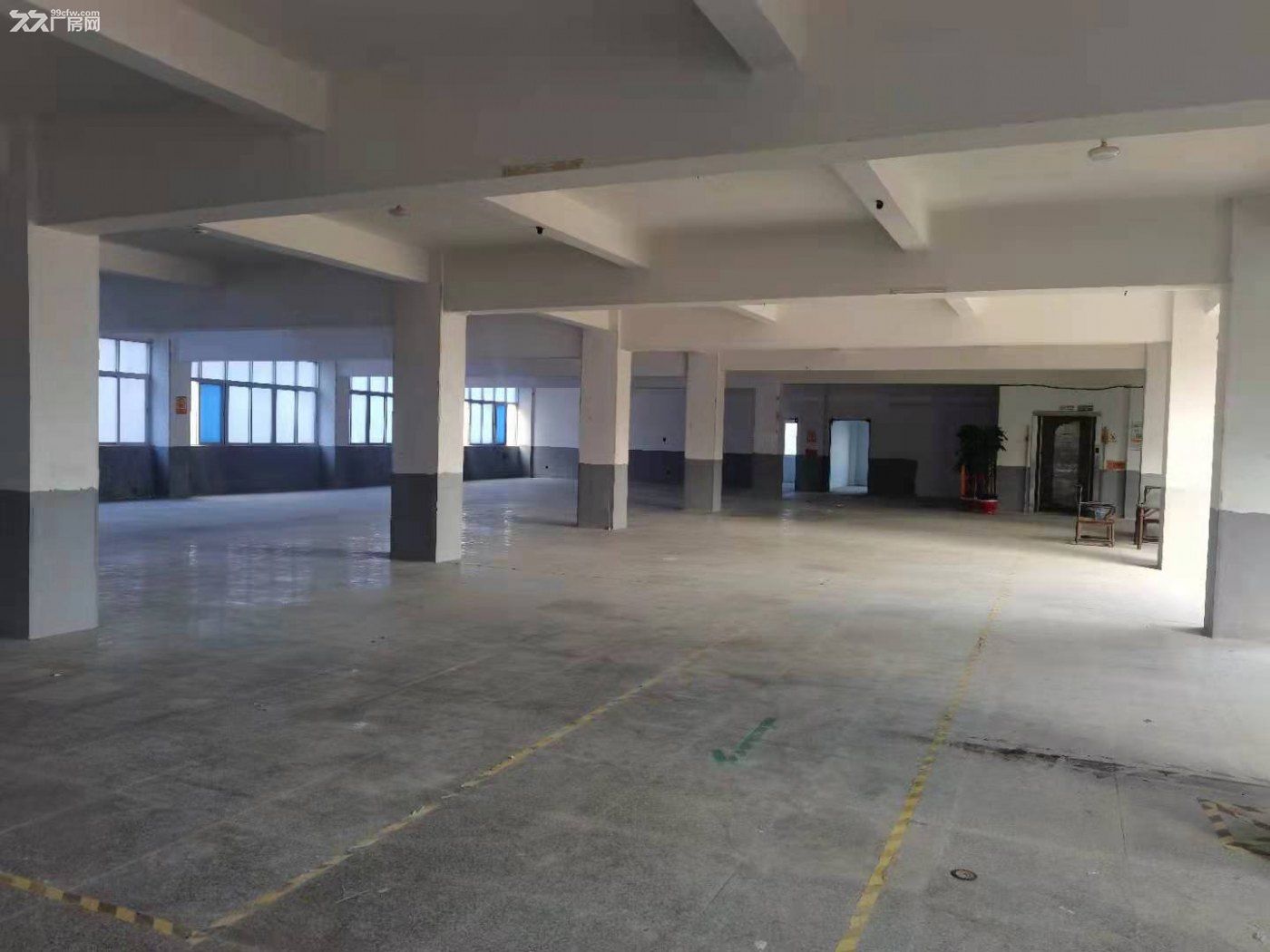 沿海大通道,独门独院,17.5米的货车随便进出,价格便宜,独立用电